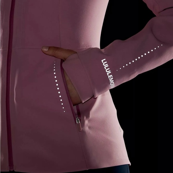 NEW Lululemon Cross Chill Jacket Baby/Powder Blue - Picture 13 of 13